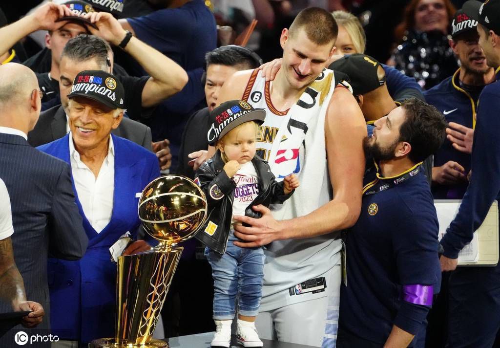 怀斯曼迎赛季第21场比赛 终于取得个人赛季首胜NBA常规赛，活塞在主场以129-127险胜猛龙，结束28连败。